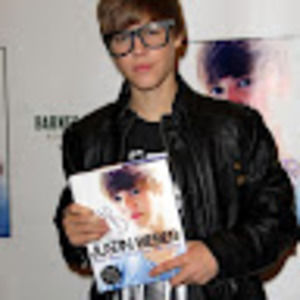 Meet your Posher, Justin